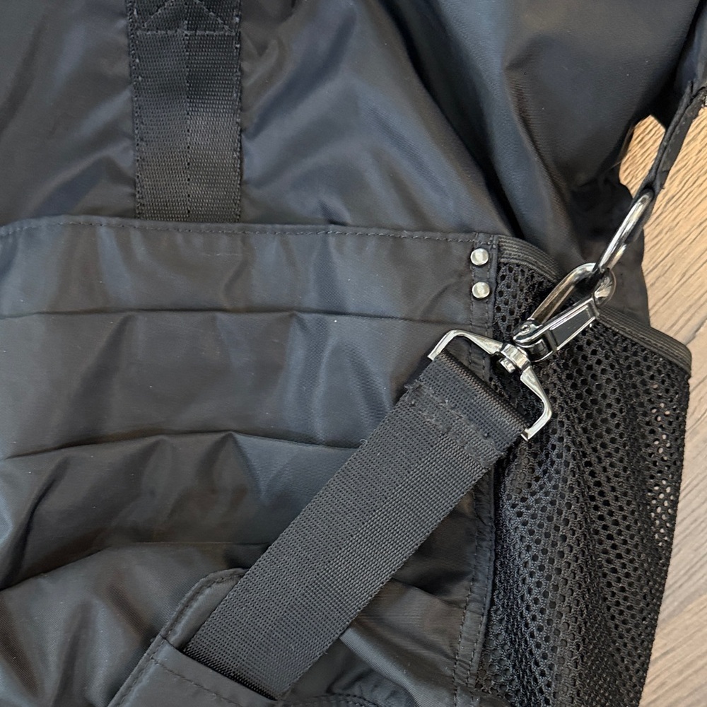 Zella (Nordstrom) gym/yoga bag - Picture 3 of 7